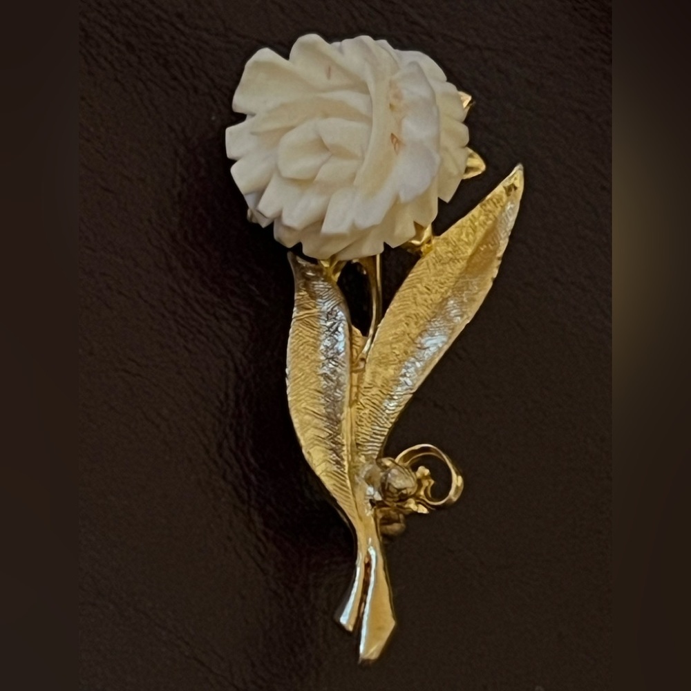 Carved white shell flower pin brooch